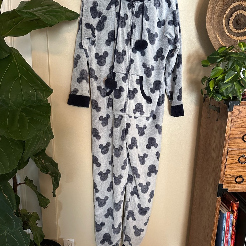 🎉SALE🎉Gray and Black Mickey Mouse Romper/PJ Set
